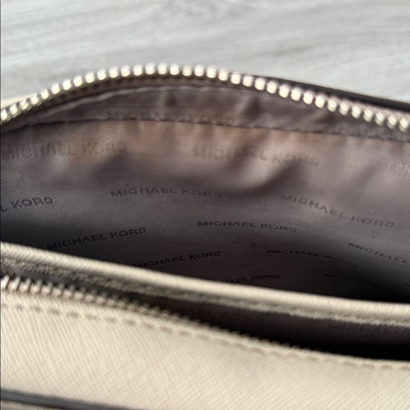 Michael Kors Light Gray Crossbody Bag - Picture 5 of 6